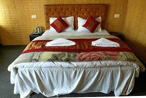 Pangong Sunrise Cottage & Resort