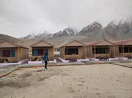 Pangong Sunrise Cottage & Resort