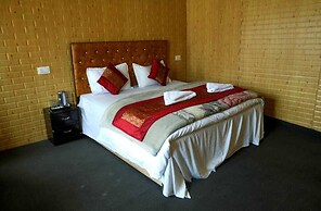 Pangong Sunrise Cottage & Resort