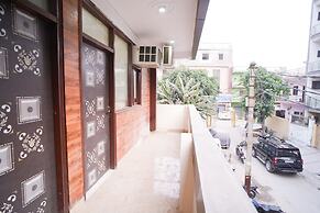 Roomshala 034 Grihum Noida Sector 63