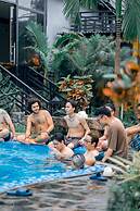 Republic Hostel Cat Ba