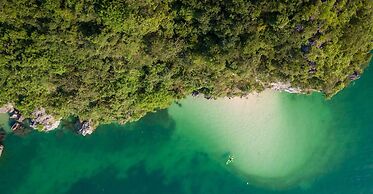 Republic Hostel Cat Ba