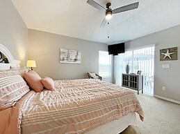 Bayswater Bliss 3 Bedroom Home by RedAwning