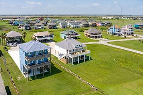 Birds Eye View 4 Bedroom Home by RedAwning