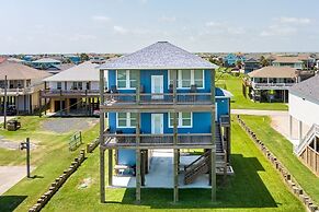 Birds Eye View 4 Bedroom Home by RedAwning