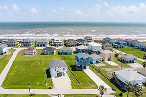 Birds Eye View 4 Bedroom Home by RedAwning