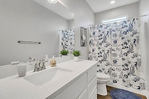 Born To Beach 4 Bedroom Home by RedAwning