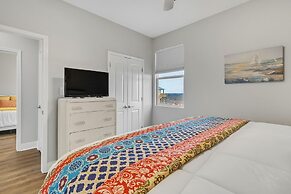 Born To Beach 4 Bedroom Home by RedAwning