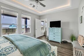 Born To Beach 4 Bedroom Home by RedAwning