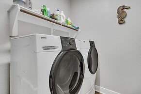 Born To Beach 4 Bedroom Home by RedAwning