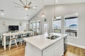 Born To Beach 4 Bedroom Home by RedAwning