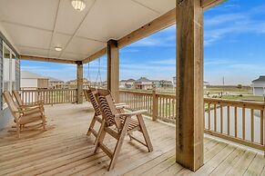 Born To Beach 4 Bedroom Home by RedAwning