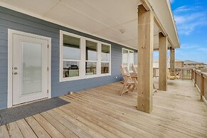 Born To Beach 4 Bedroom Home by RedAwning