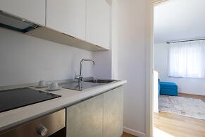 Vis a Vis Apartments