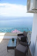 Ira Charming apt with stunning view