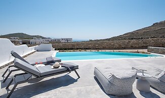 3-bed Villa in Mykonos With Private Pool