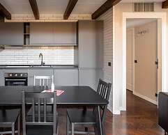 Wooden Design Apartment by Wonderful Italy