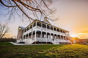 The Inn at Foster Falls