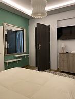 Oasis Garden Apartment