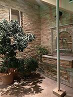 Oasis Garden Apartment