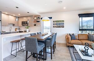 The Big Deck by Revelstoke Vacations