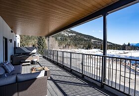 The Big Deck by Revelstoke Vacations