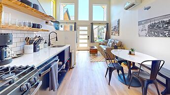 The Commons - Urban Coastal Lodging