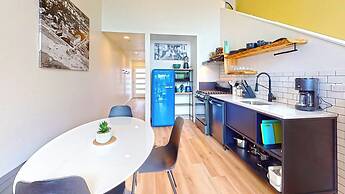 The Commons - Urban Coastal Lodging