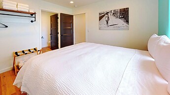 The Commons - Urban Coastal Lodging