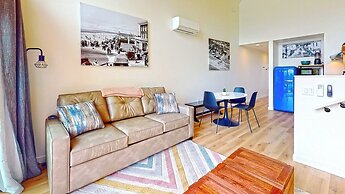 The Commons - Urban Coastal Lodging