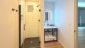 The Commons - Urban Coastal Lodging