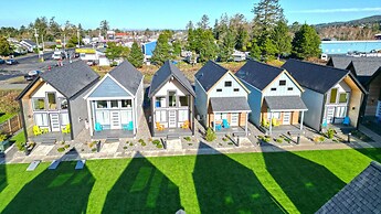 The Commons - Urban Coastal Lodging