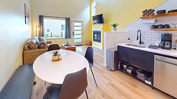 The Commons - Urban Coastal Lodging