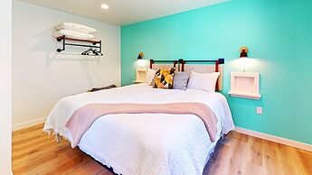 The Commons - Urban Coastal Lodging