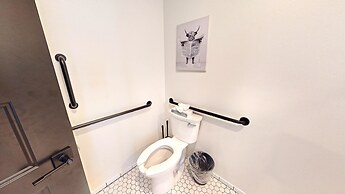 The Commons - Urban Coastal Lodging