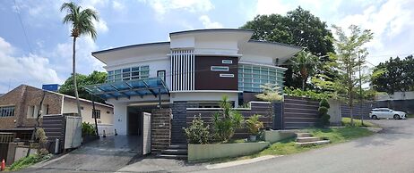 Spacious Pool Villa Tmn Emas Ukay Ampang