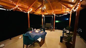 Pumpkin Hotels Corbett, Tusk N Wood