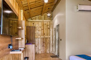 Pumpkin Hotels Corbett, Tusk N Wood