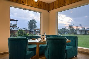 Pumpkin Hotels Corbett, Tusk N Wood