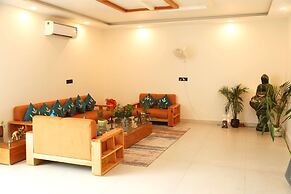 Pumpkin Hotels Corbett, Tusk N Wood