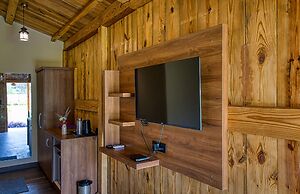 Pumpkin Hotels Corbett, Tusk N Wood