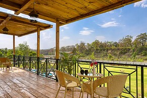 Pumpkin Hotels Corbett, Tusk N Wood