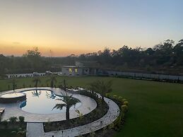 Pumpkin Hotels Corbett, Tusk N Wood