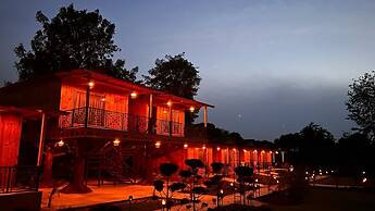 Pumpkin Hotels Corbett, Tusk N Wood