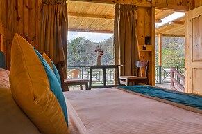 Pumpkin Hotels Corbett, Tusk N Wood