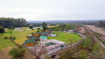 Pumpkin Hotels Corbett, Tusk N Wood