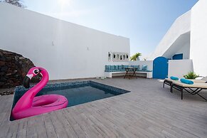 Santorita Suites