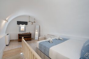 Santorita Suites