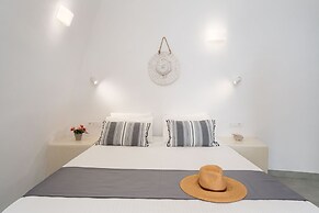 Santorita Suites