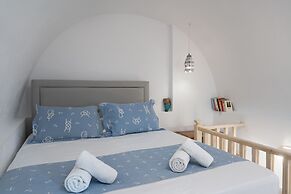 Santorita Suites